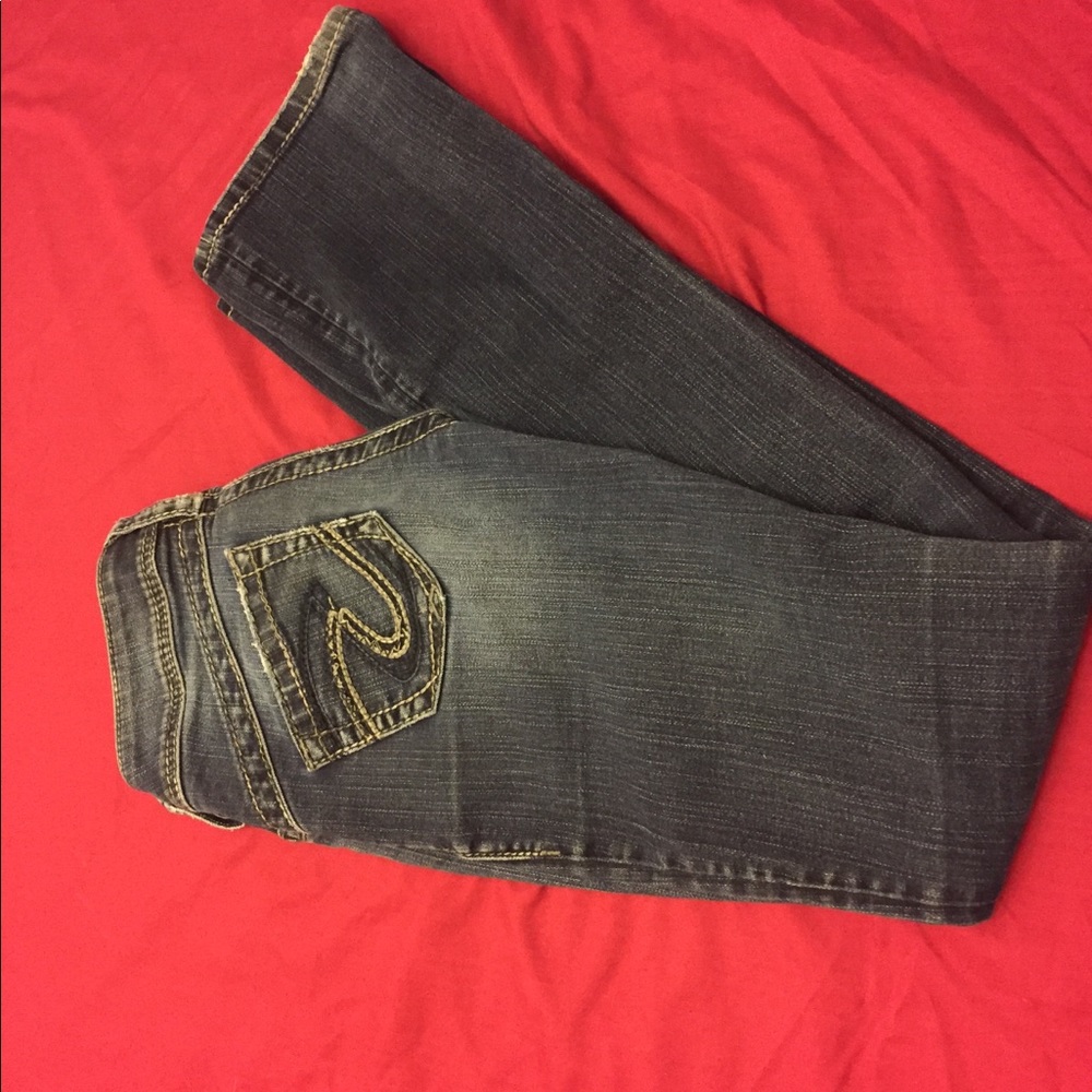 Adorable women’s Silver jeans!